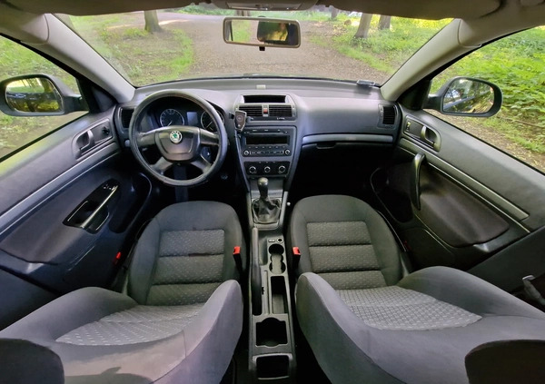 Skoda Octavia cena 12999 przebieg: 385000, rok produkcji 2010 z Sosnowiec małe 277